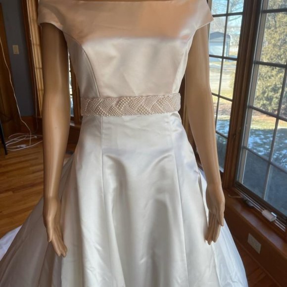 *Demetrios Ivory Cream Satin Detachable Train Wedding Dress Bridal Gown Size 6 - Picture 4 of 15
